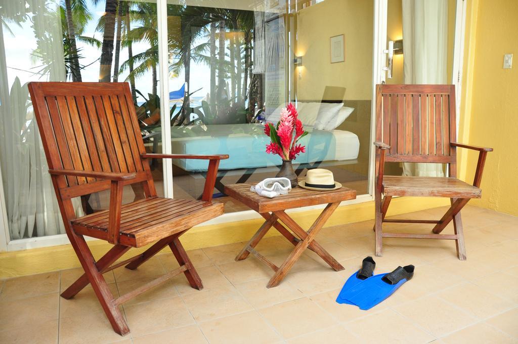 Boracay Sandcastles The Apartments Balabag  Bagian luar foto
