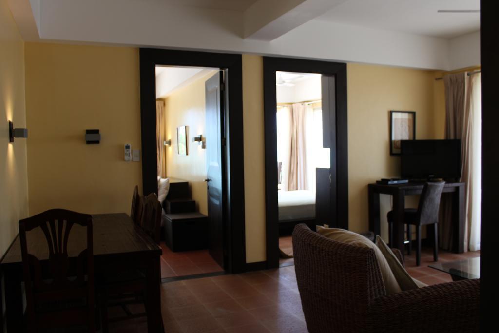 Boracay Sandcastles The Apartments Balabag  Bagian luar foto