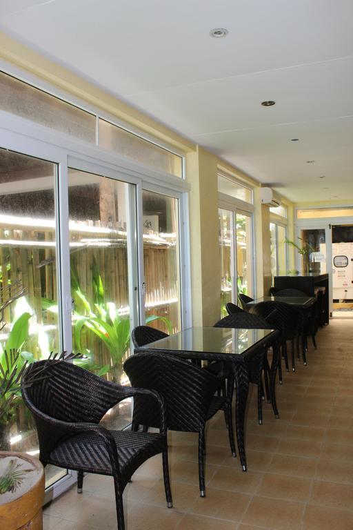 Boracay Sandcastles The Apartments Balabag  Bagian luar foto