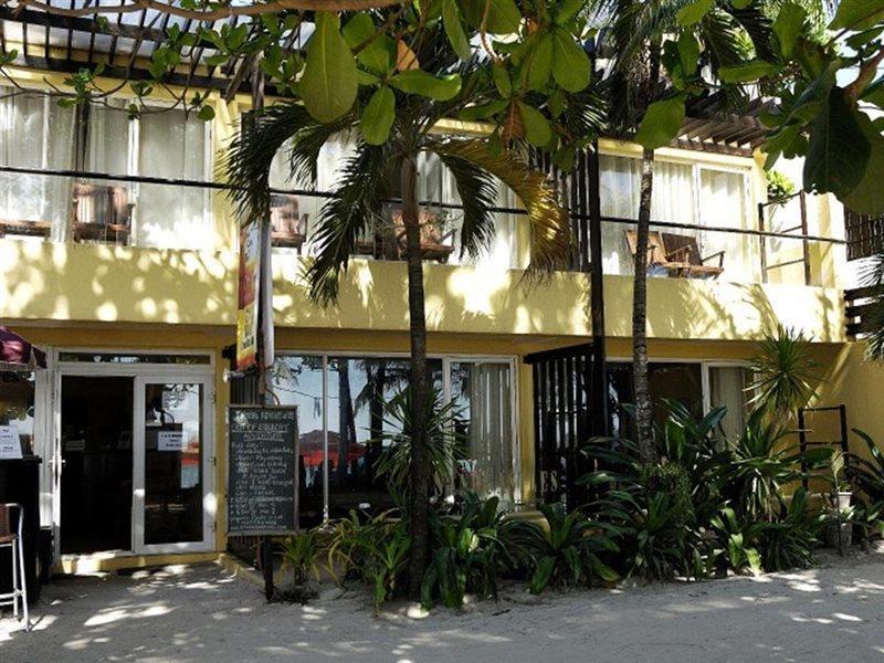 Boracay Sandcastles The Apartments Balabag  Bagian luar foto